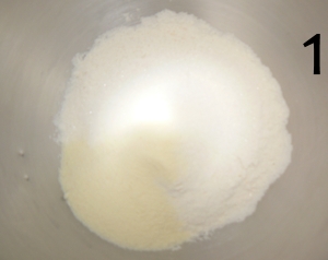 étape1-farine+sucre+sel+poudre-de-lait-OK